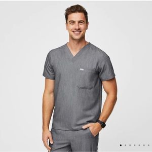 Figs Tansen Jogger Scrubs and Leon Three-Pocket Scrub Top (best seller kit)